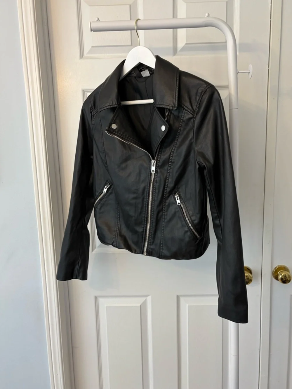 H&M Black Biker Faux Leather Jacket - Classic Asymmetrical Zip Size Medium - Picture 4 of 14
